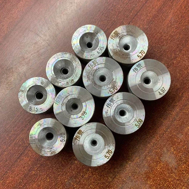 金剛石模具賦能 高速小水箱、高晶模組助力不銹鋼制品定制化精密拉絲